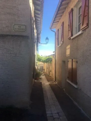 La maison des remparts Lectoure Hébergement de vacances